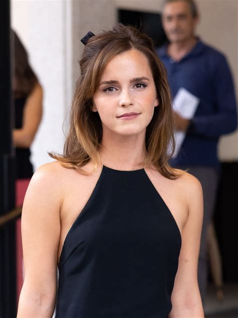 emma watson prada hair|emma watson new haircut.